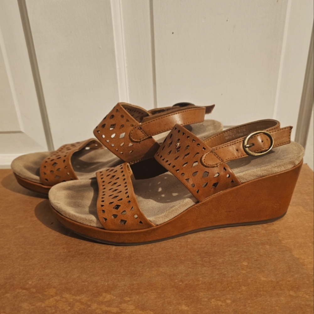 Women's heeled sandals